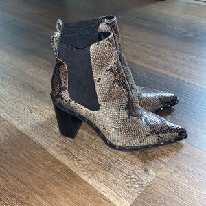 Like new Charles David leather snakeskin boots
